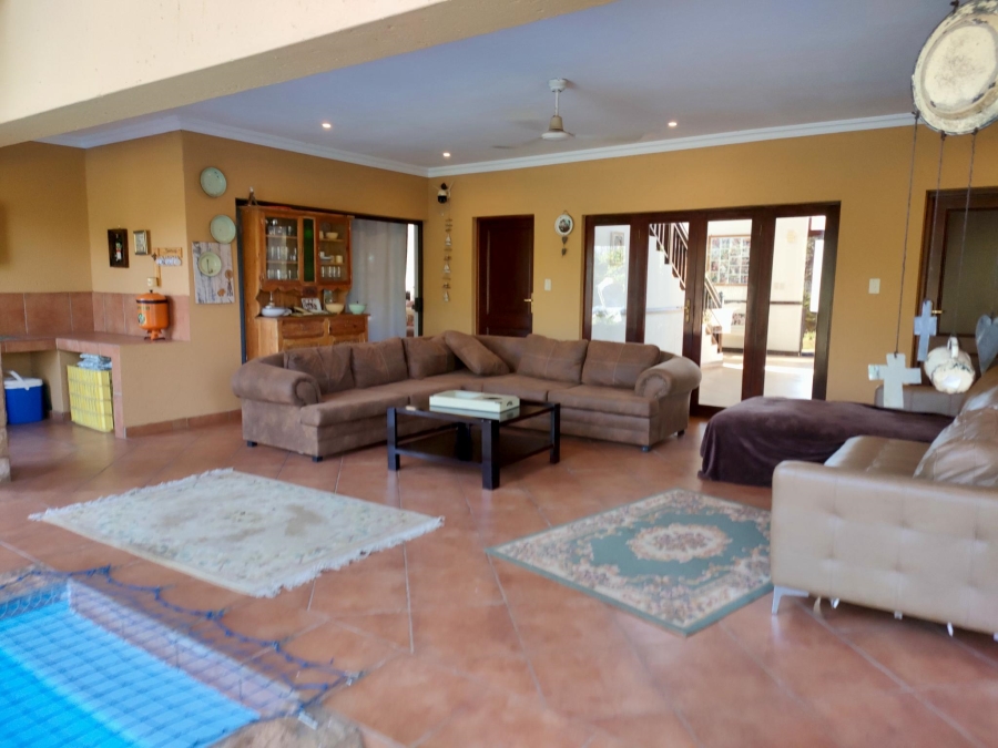 5 Bedroom Property for Sale in Birdwood Estate North West